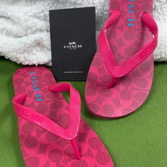 Coach Signature C Flip Flops - Picture 10 of 12